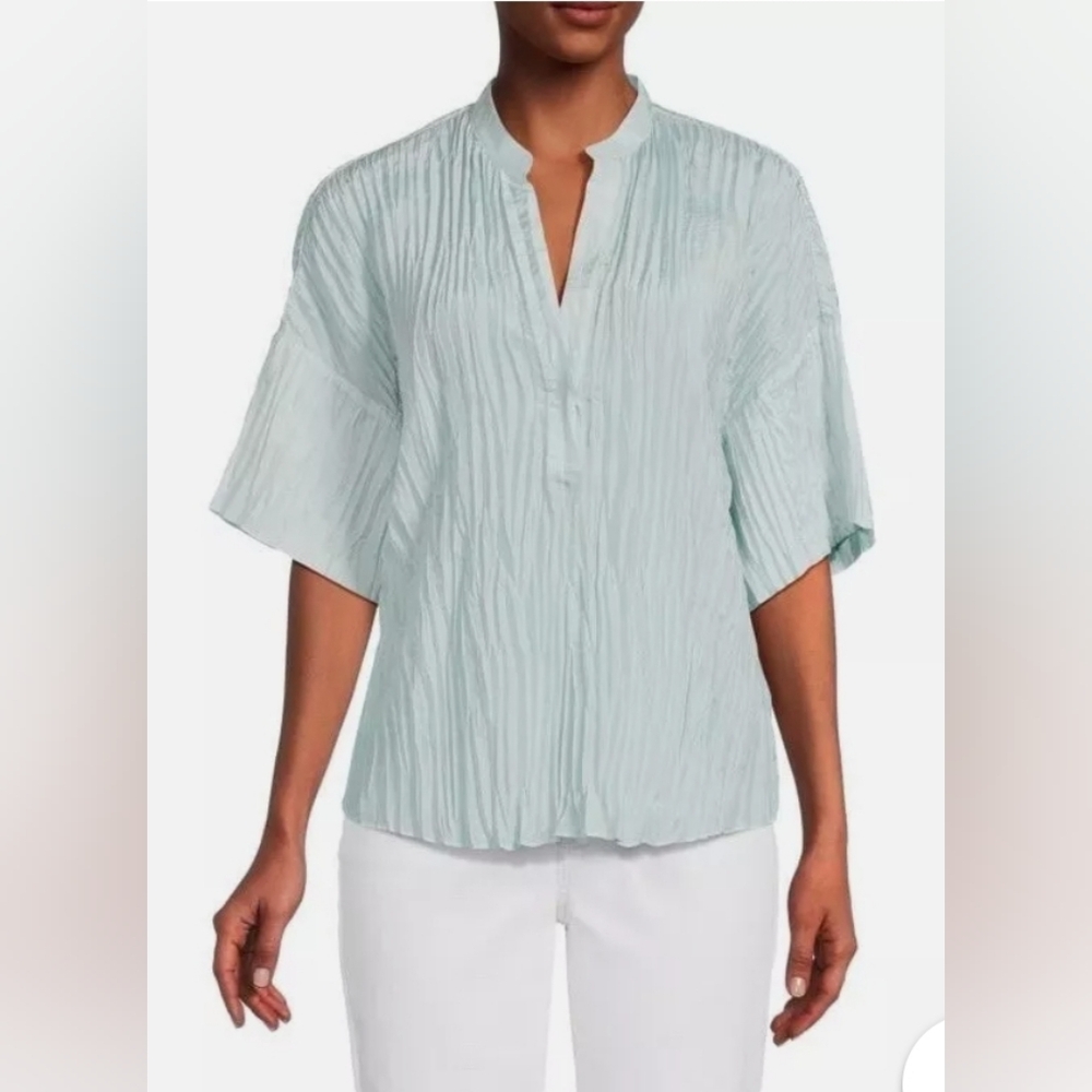 VINCE Sky Blue Pleated Silk Open Collar Short Sleeve Blouse Size: M
